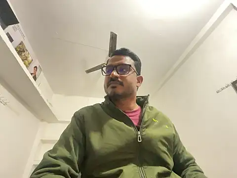 real meet girl finding in online show from December 26, 2024, 9:55 am