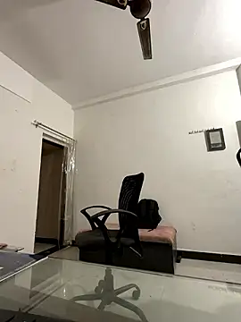 real meet girl finding in online show from December 4, 2024, 10:51 am