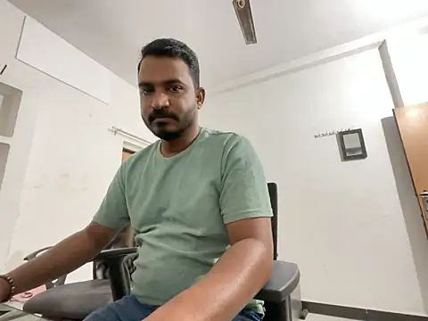 real meet girl finding in online show from December 4, 2024, 5:43 am