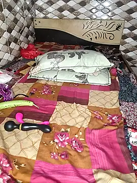 pihu32824 online show from November 9, 2025, 7:40 pm