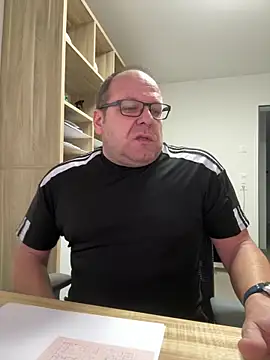 coupleLatinaLovers online show from February 3, 2026, 6:40 am