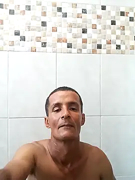 Snapshot of morenogato100 chatting on November 7, 2025, 8:35 pm morenogato100 online show from November 7, 2025, 8:35 pm