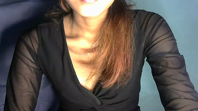 Snapshot of jassi-just18 chatting on January 1, 2025, 2:42 pm jassi-just18 online show from January 1, 2025, 2:42 pm