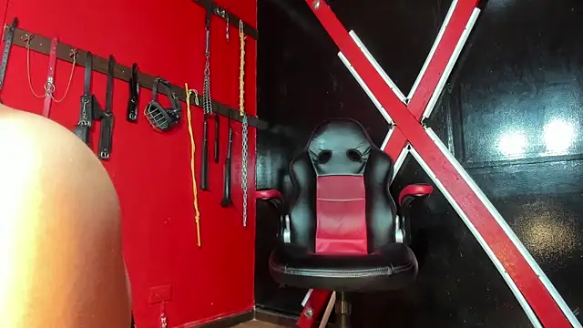 sascha castillo online show from December 1, 2025, 7:15 pm