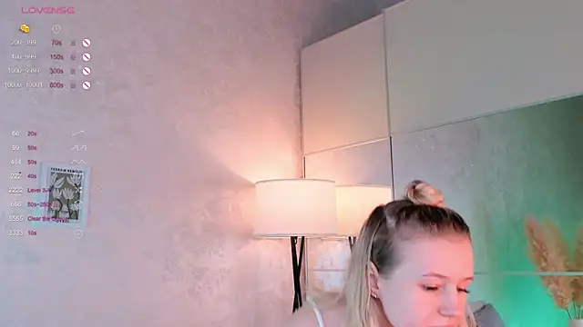 MaydaFoulk online show from March 9, 2025, 10:52 am