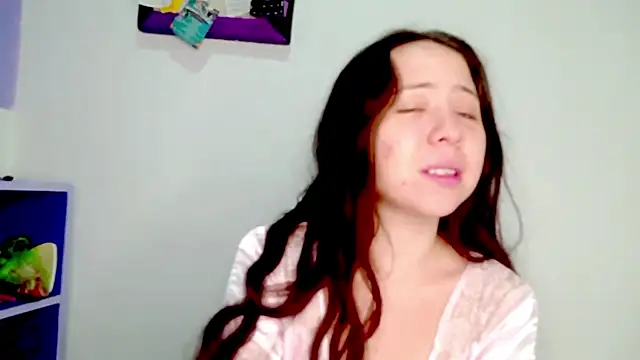 PetiteIvoryQueen19 online show from May 7, 2026, 5:01 am