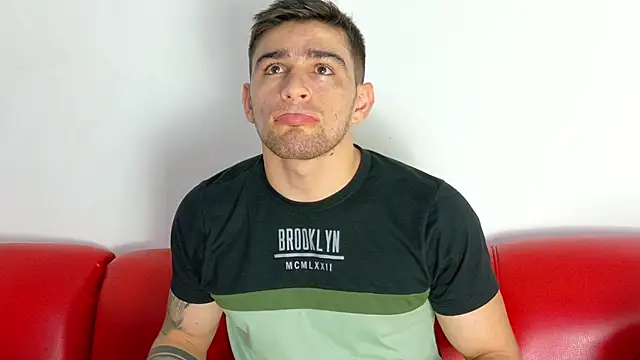 Sexy Alejandro  online show from September 9, 2025, 11:19 am