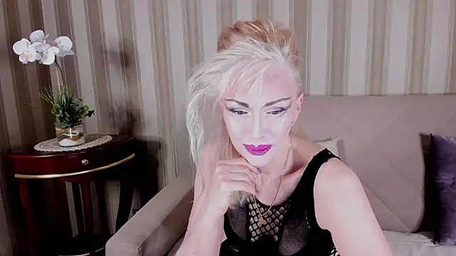 Rita Farel online show from February 2, 2026, 9:36 pm