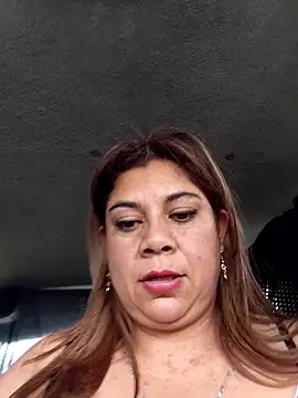 Snapshot of Laura-Hernandez chatting on February 25, 2026, 7:36 pm Laura-Hernandez online show from February 25, 2026, 7:36 pm