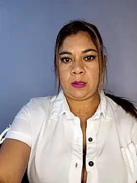 Laura-Hernandez online show from October 21, 2025, 2:16 pm