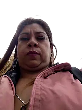 Laura-Hernandez online show from October 31, 2025, 2:46 pm