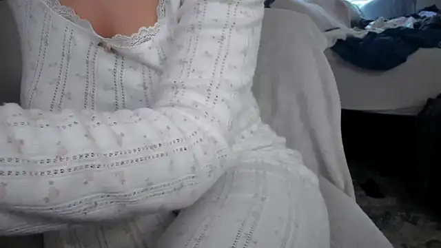 bigb00tyjudyyX online show from November 19, 2025, 7:03 pm