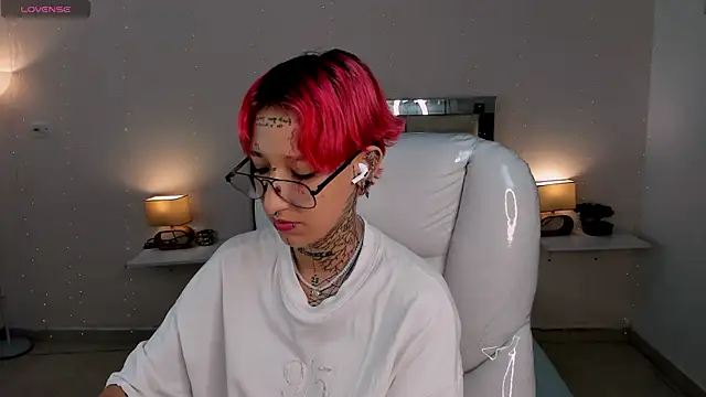 ravengreen  online show from January 30, 2025, 12:07 am