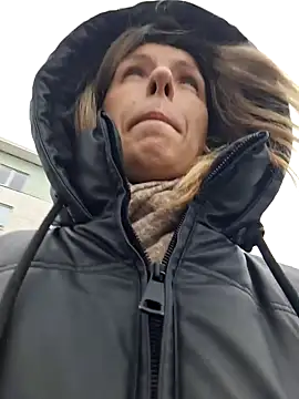 Snapshot of YourJuliena chatting on January 13, 2025, 12:35 pm YourJuliena online show from January 13, 2025, 12:35 pm