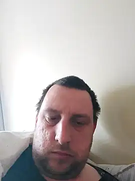 Snapshot of HE-M123 chatting on March 3, 2025, 10:06 am HE-M123 online show from March 3, 2025, 10:06 am