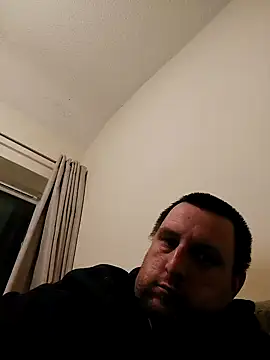 Snapshot of HE-M123 chatting on December 18, 2024, 10:35 pm HE-M123 online show from December 18, 2024, 10:35 pm