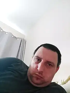 Snapshot of HE-M123 chatting on December 10, 2024, 10:28 am HE-M123 online show from December 10, 2024, 10:28 am