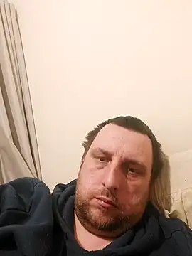 Snapshot of HE-M123 chatting on March 9, 2025, 8:42 pm HE-M123 online show from March 9, 2025, 8:42 pm