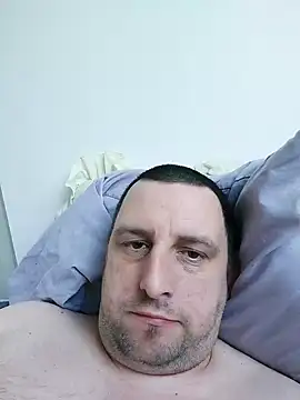 Snapshot of HE-M123 chatting on September 30, 2025, 7:58 am HE-M123 online show from September 30, 2025, 7:58 am