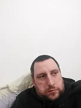 Snapshot of HE-M123 chatting on October 18, 2025, 7:49 pm HE-M123 online show from October 18, 2025, 7:49 pm