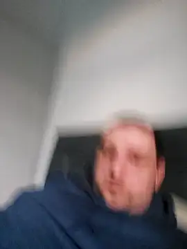 Snapshot of HE-M123 chatting on December 16, 2025, 4:11 pm HE-M123 online show from December 16, 2025, 4:11 pm