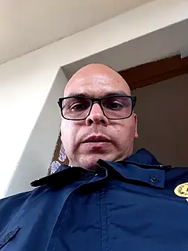 Snapshot of Camilo-31RI chatting on April 17, 2026, 6:00 pm Camilo-31RI online show from April 17, 2026, 6:00 pm