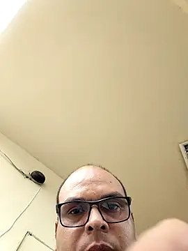 Snapshot of Camilo-31RI chatting on February 23, 2026, 1:55 pm Camilo-31RI online show from February 23, 2026, 1:55 pm