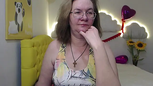 Snapshot of HolyMilfa chatting on February 22, 2025, 1:57 pm HolyMilfa online show from February 22, 2025, 1:57 pm