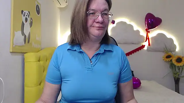 Snapshot of HolyMilfa chatting on March 20, 2025, 7:58 am HolyMilfa online show from March 20, 2025, 7:58 am