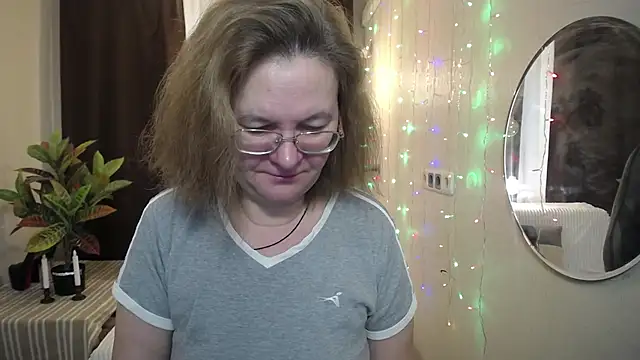 Snapshot of HolyMilfa chatting on January 26, 2025, 7:32 am HolyMilfa online show from January 26, 2025, 7:32 am