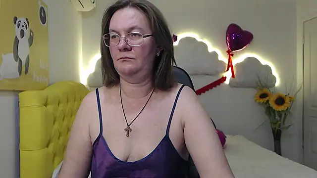 Snapshot of HolyMilfa chatting on March 21, 2025, 5:34 pm HolyMilfa online show from March 21, 2025, 5:34 pm