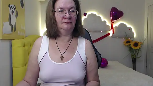 Snapshot of HolyMilfa chatting on March 22, 2025, 7:57 am HolyMilfa online show from March 22, 2025, 7:57 am