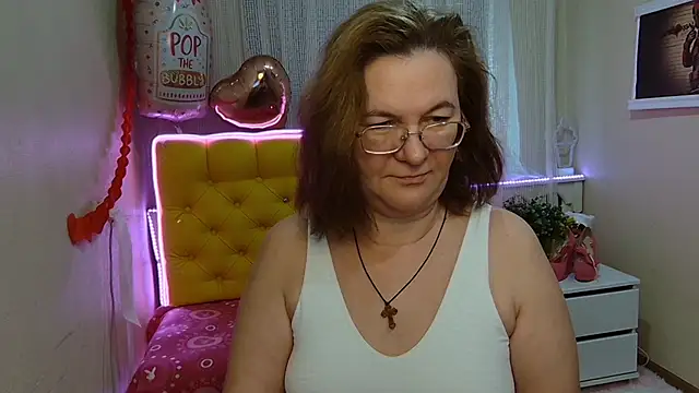 Snapshot of HolyMilfa chatting on February 23, 2025, 10:49 am HolyMilfa online show from February 23, 2025, 10:49 am