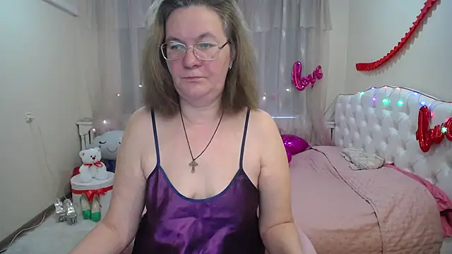 Snapshot of HolyMilfa chatting on March 16, 2025, 8:21 am HolyMilfa online show from March 16, 2025, 8:21 am