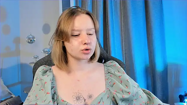 Snapshot of AdeleLoomis chatting on September 14, 2025, 2:23 am AdeleLoomis online show from September 14, 2025, 2:23 am