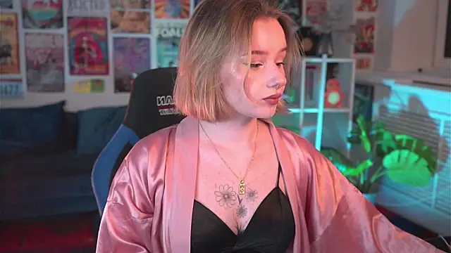 Snapshot of AdeleLoomis chatting on March 3, 2025, 2:22 am AdeleLoomis online show from March 3, 2025, 2:22 am