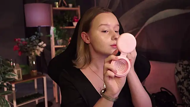 Snapshot of AdeleLoomis chatting on November 9, 2025, 2:15 am AdeleLoomis online show from November 9, 2025, 2:15 am