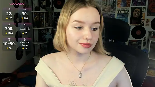 Snapshot of AdeleLoomis chatting on March 20, 2025, 8:53 am AdeleLoomis online show from March 20, 2025, 8:53 am