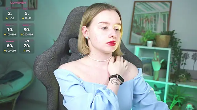 Snapshot of AdeleLoomis chatting on March 12, 2025, 8:51 am AdeleLoomis online show from March 12, 2025, 8:51 am