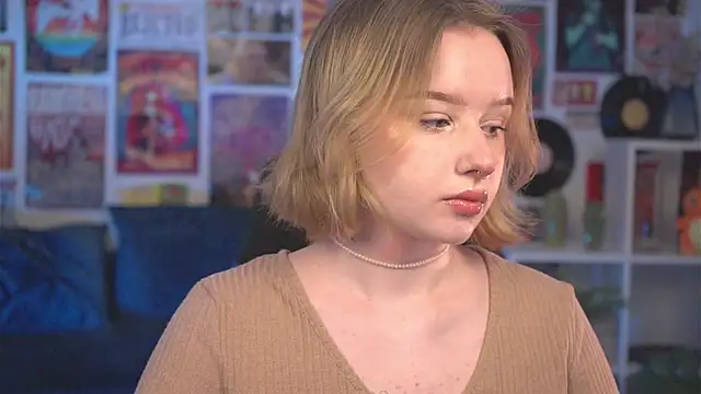 Snapshot of AdeleLoomis chatting on March 14, 2025, 2:10 am AdeleLoomis online show from March 14, 2025, 2:10 am