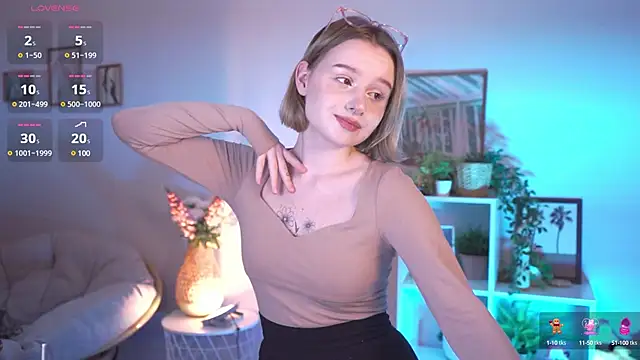 Snapshot of AdeleLoomis chatting on February 11, 2025, 11:44 pm AdeleLoomis online show from February 11, 2025, 11:44 pm