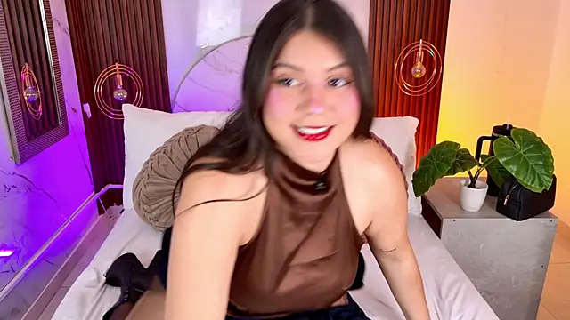 pamelajons  online show from May 11, 2026, 12:50 pm