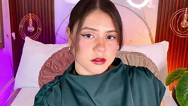 pamelajons  online show from May 14, 2026, 12:35 pm