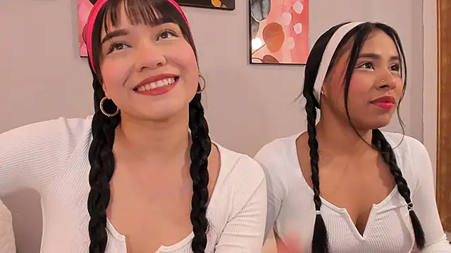 Maia W10 online show from December 4, 2025, 12:37 pm