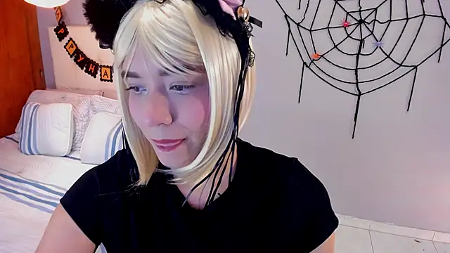 Maia W10 online show from October 27, 2025, 12:28 pm