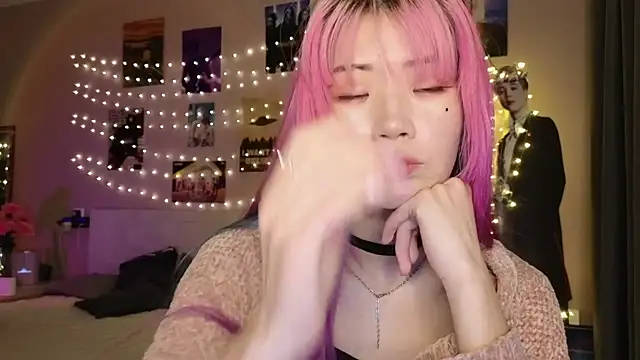 Snapshot of E_v_E_ chatting on February 26, 2026, 3:17 am E v E online show from February 26, 2026, 3:17 am