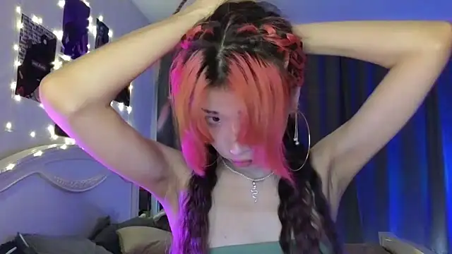 Snapshot of E_v_E_ chatting on January 17, 2025, 7:19 am E v E online show from January 17, 2025, 7:19 am