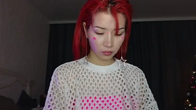 Snapshot of E_v_E_ chatting on December 18, 2024, 9:36 am E v E online show from December 18, 2024, 9:36 am