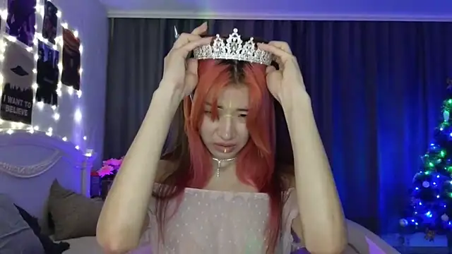 Snapshot of E_v_E_ chatting on January 14, 2025, 7:53 pm E v E online show from January 14, 2025, 7:53 pm