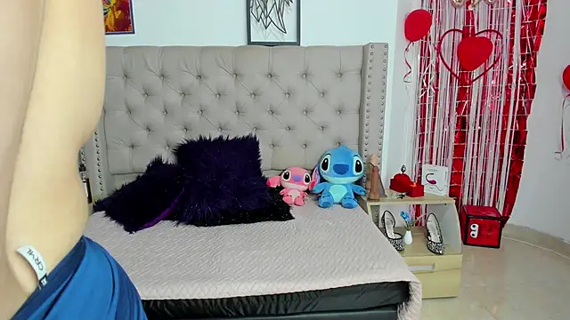 AngeleRoux online show from March 13, 2025, 9:48 pm